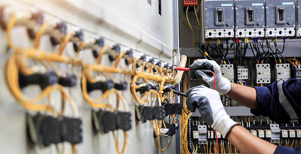 Professional Electrician technician working in Lakewood Club, MI